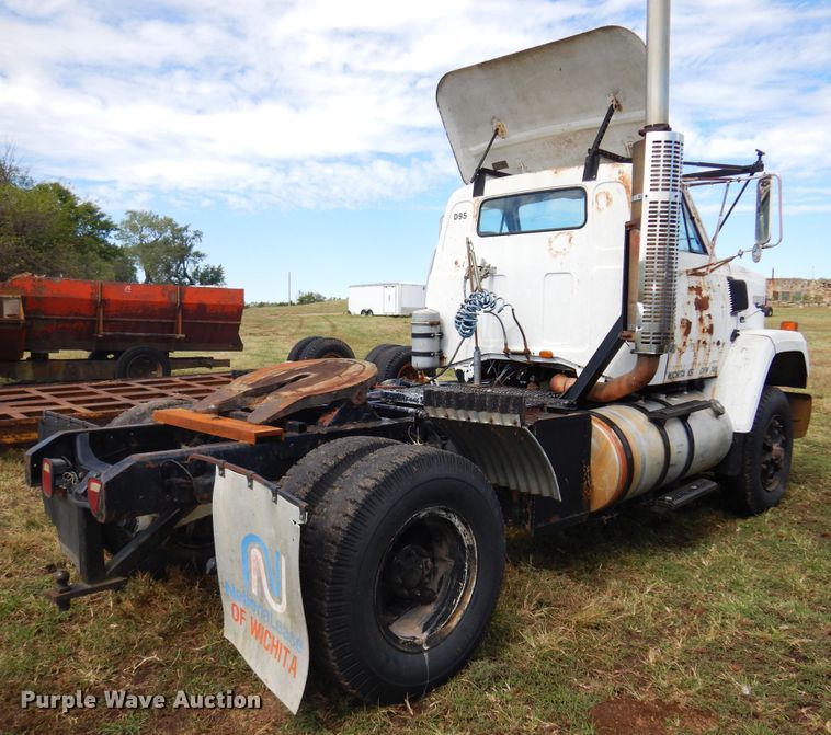 image for item DM5183 1982 GMC Brigadier  semi truck