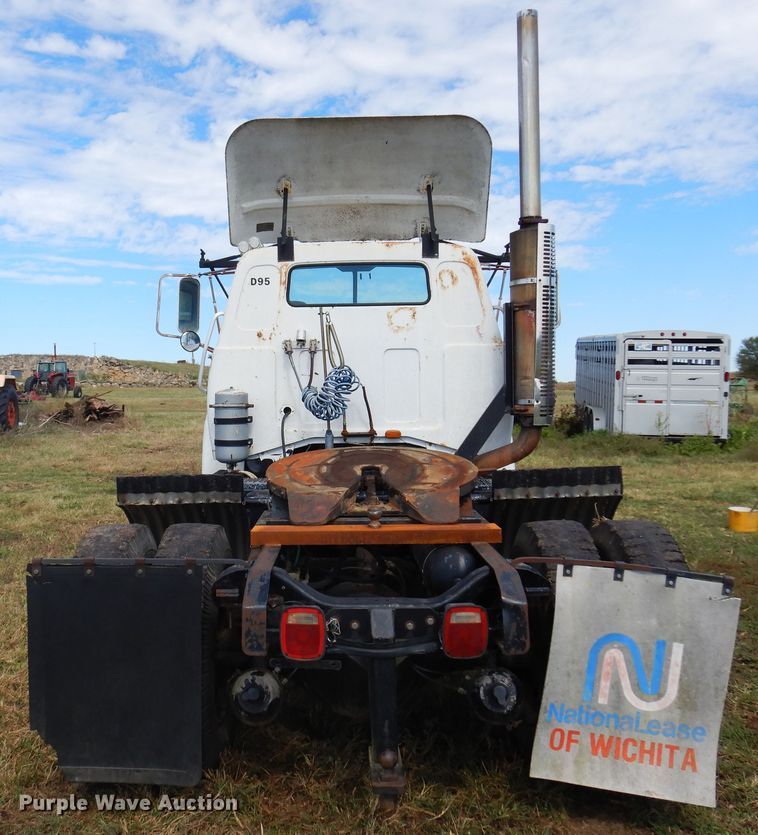 image for item DM5183 1982 GMC Brigadier  semi truck