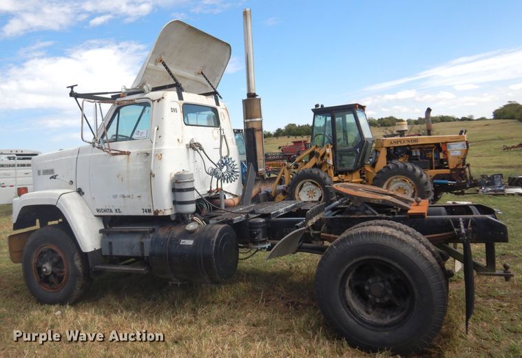 image for item DM5183 1982 GMC Brigadier  semi truck