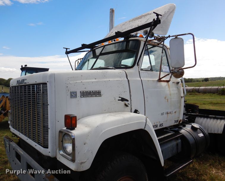 image for item DM5183 1982 GMC Brigadier  semi truck