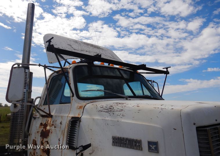 image for item DM5183 1982 GMC Brigadier  semi truck