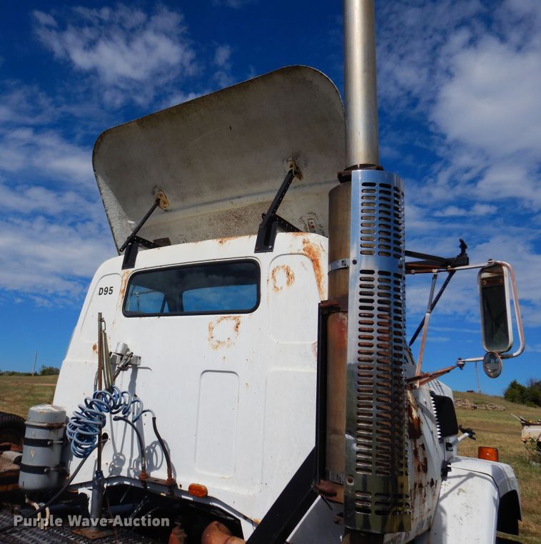 image for item DM5183 1982 GMC Brigadier  semi truck