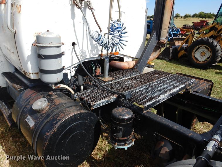 image for item DM5183 1982 GMC Brigadier  semi truck