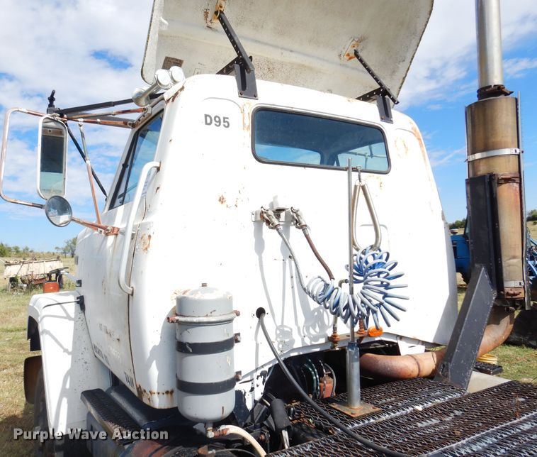 image for item DM5183 1982 GMC Brigadier  semi truck