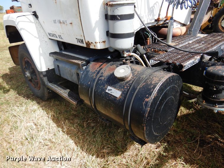 image for item DM5183 1982 GMC Brigadier  semi truck