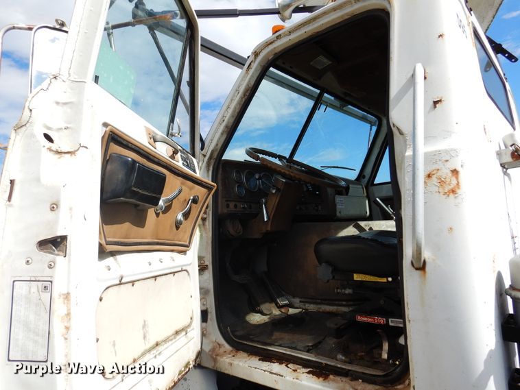 image for item DM5183 1982 GMC Brigadier  semi truck