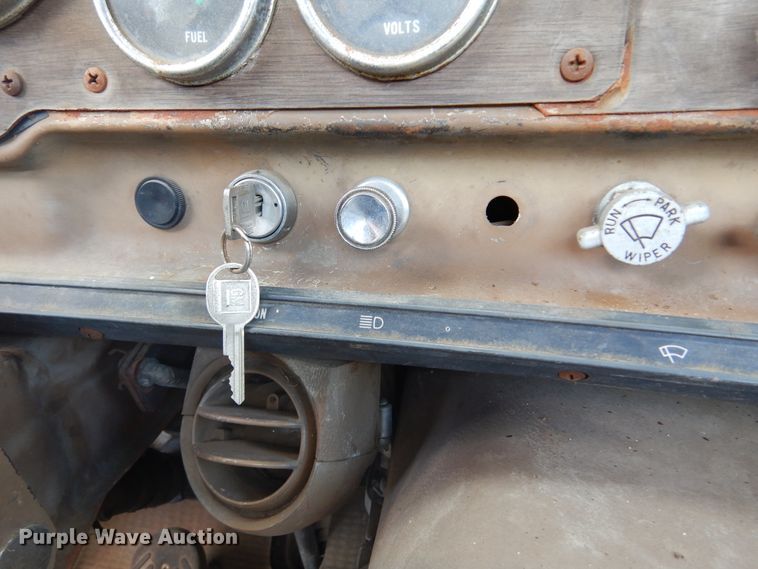 image for item DM5183 1982 GMC Brigadier  semi truck