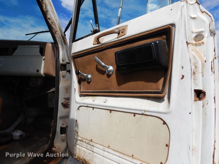 image for item DM5183 1982 GMC Brigadier  semi truck