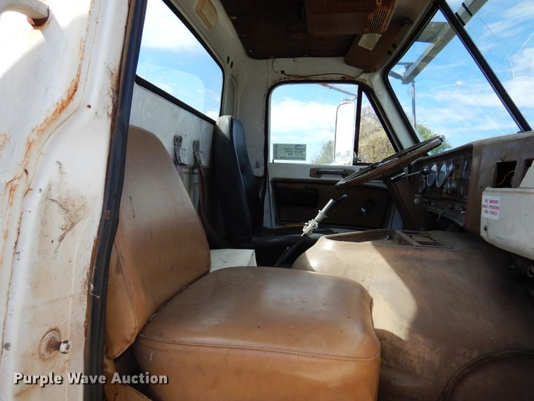 image for item DM5183 1982 GMC Brigadier  semi truck