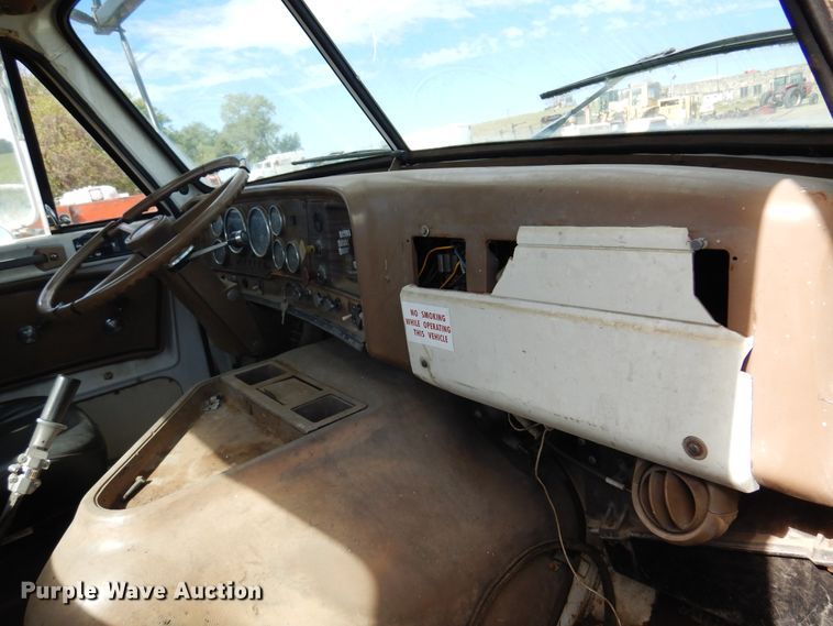 image for item DM5183 1982 GMC Brigadier  semi truck