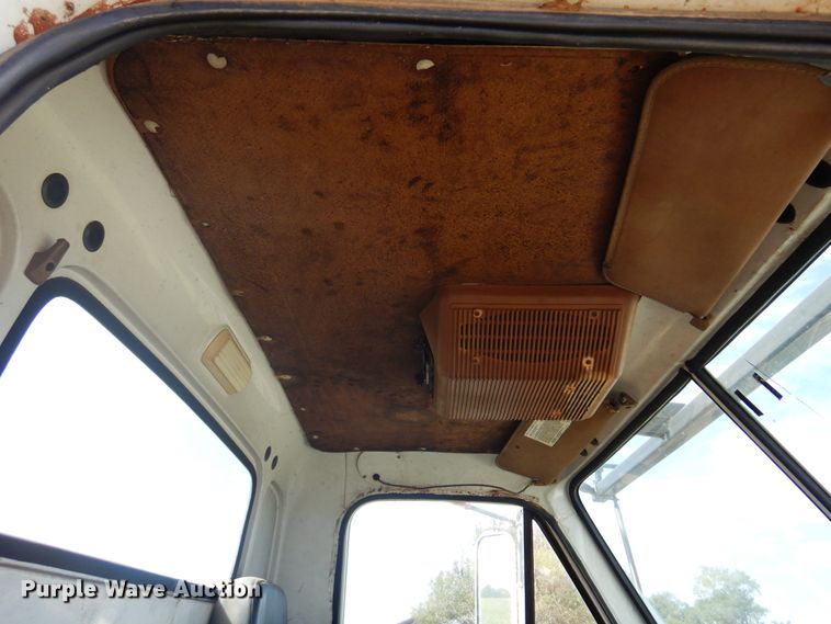 image for item DM5183 1982 GMC Brigadier  semi truck