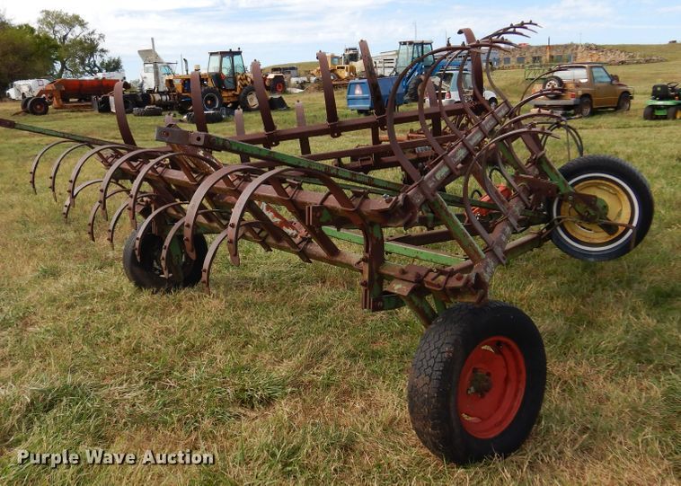 image for item DM5186 John Deere E0100  chisel