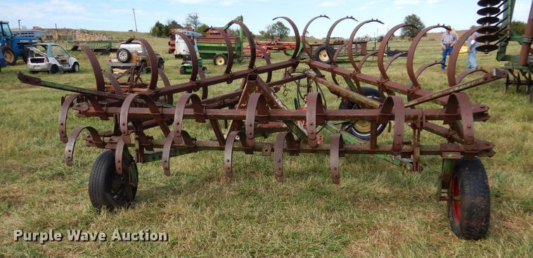 image for item DM5186 John Deere E0100  chisel