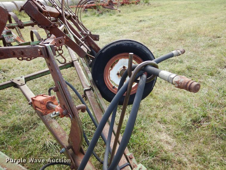 image for item DM5186 John Deere E0100  chisel