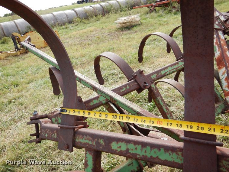 image for item DM5186 John Deere E0100  chisel