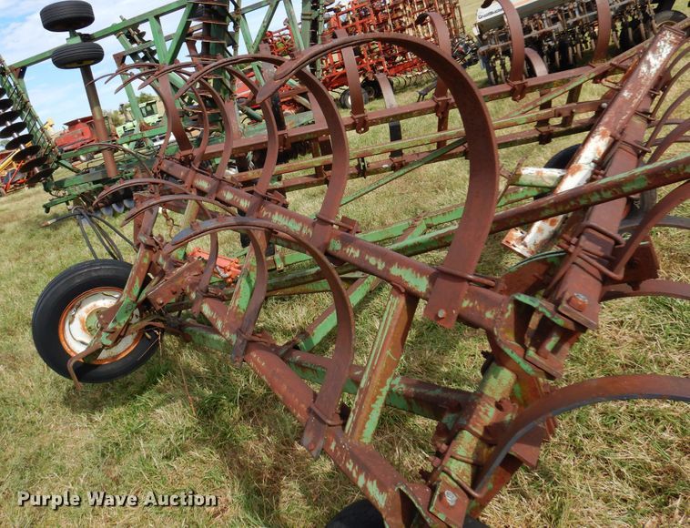 image for item DM5186 John Deere E0100  chisel