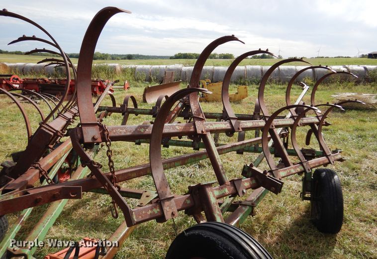 image for item DM5186 John Deere E0100  chisel