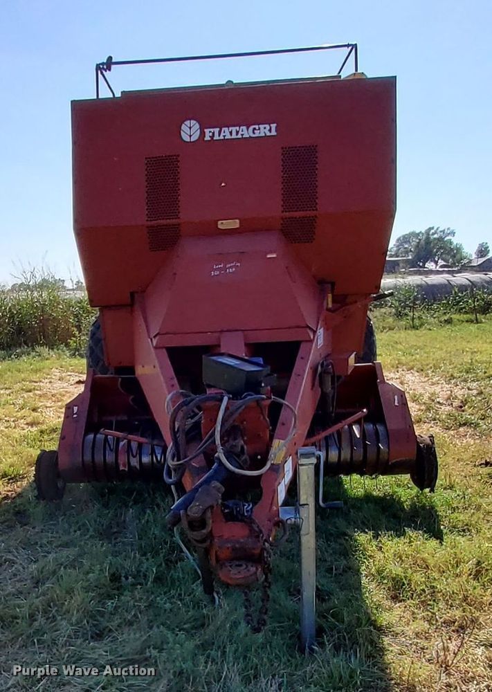 image for item DM5192 1988 Hesston 4900  large square baler