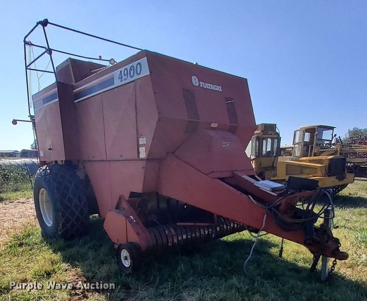 image for item DM5192 1988 Hesston 4900  large square baler