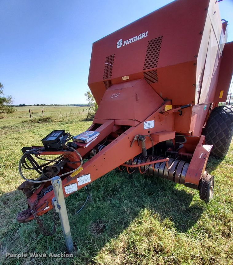 image for item DM5192 1988 Hesston 4900  large square baler