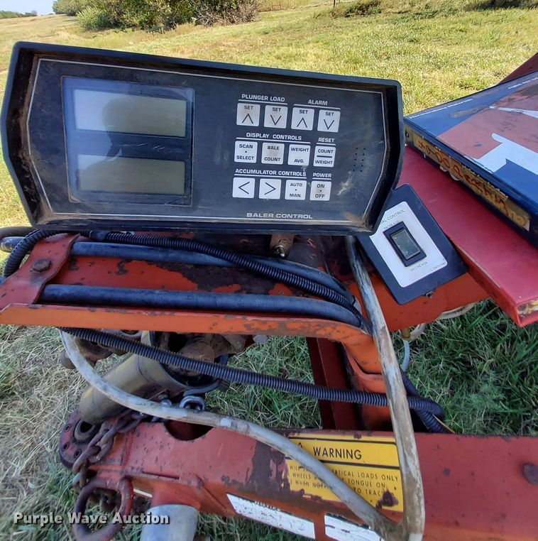 image for item DM5192 1988 Hesston 4900  large square baler