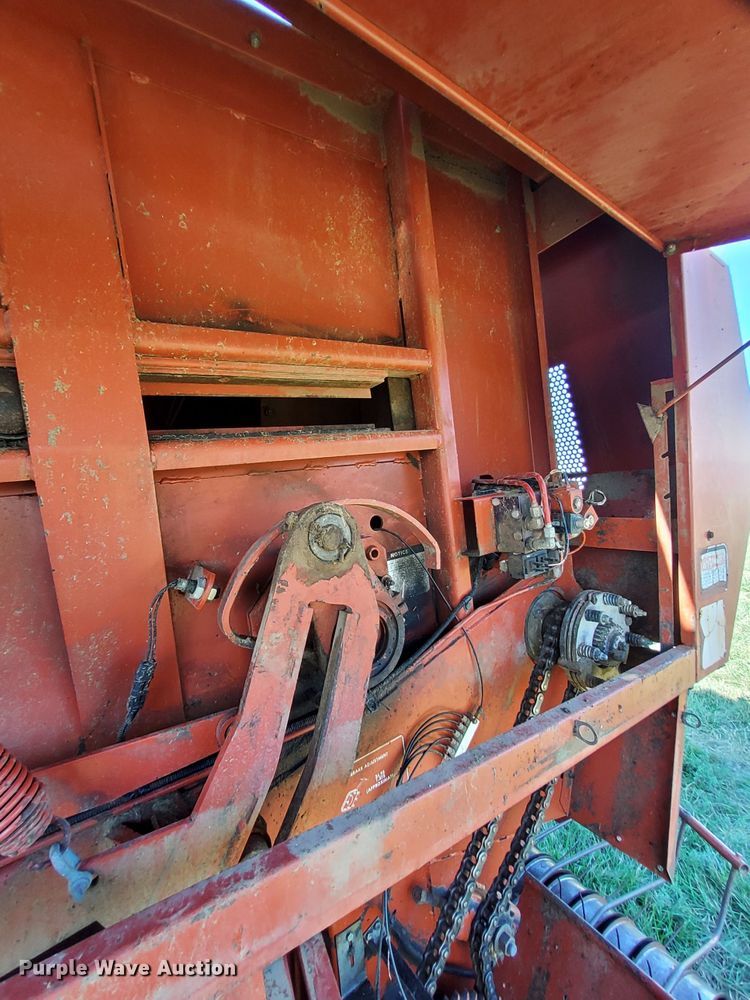 image for item DM5192 1988 Hesston 4900  large square baler