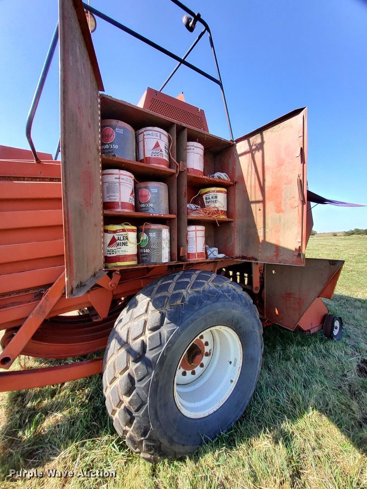 image for item DM5192 1988 Hesston 4900  large square baler