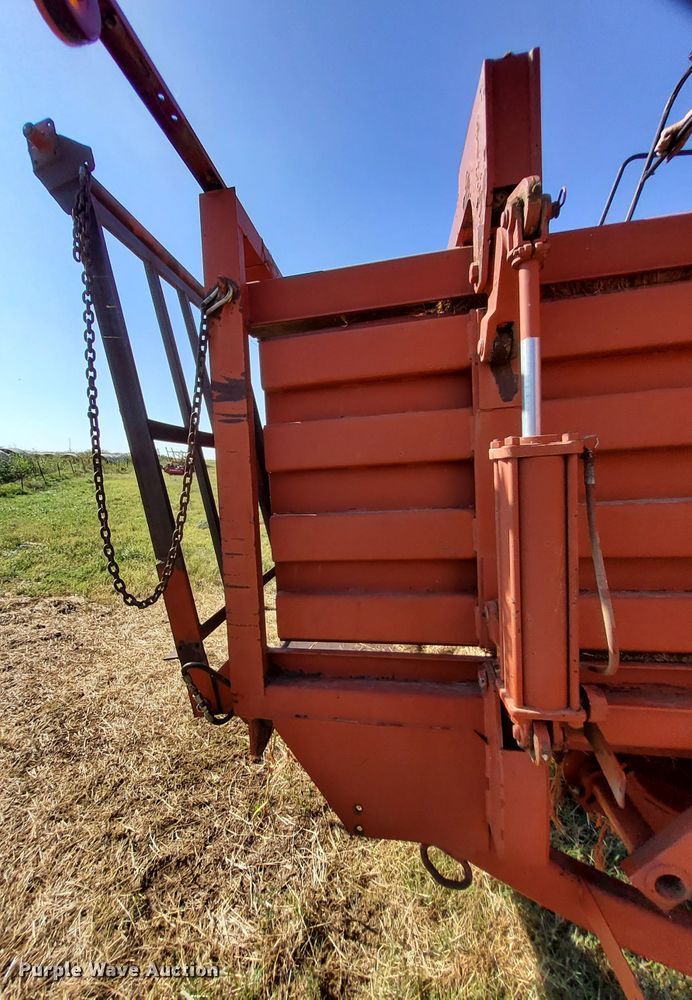 image for item DM5192 1988 Hesston 4900  large square baler