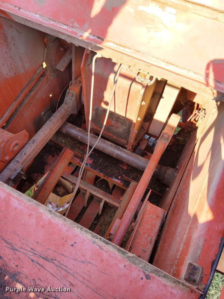 image for item DM5192 1988 Hesston 4900  large square baler