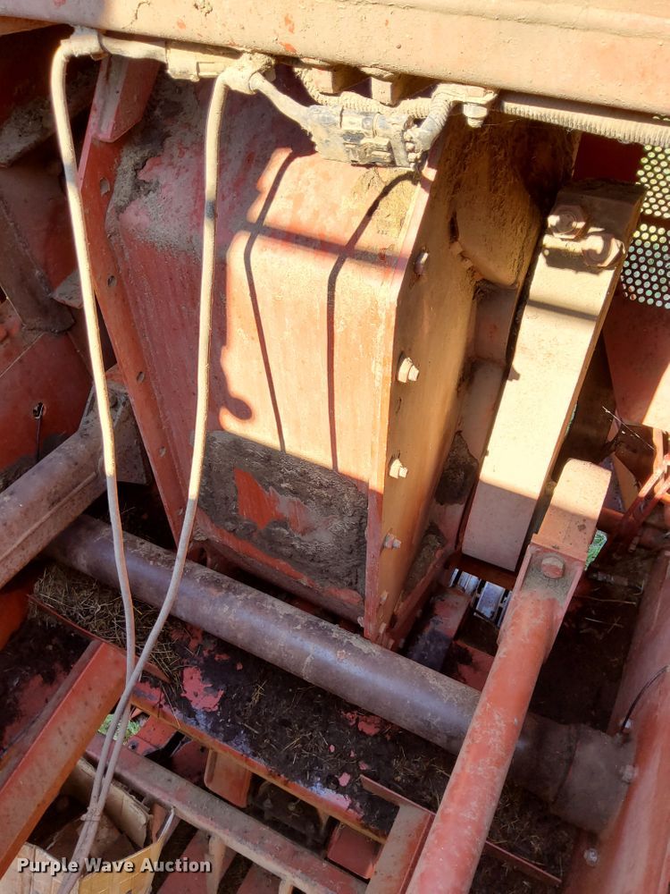 image for item DM5192 1988 Hesston 4900  large square baler