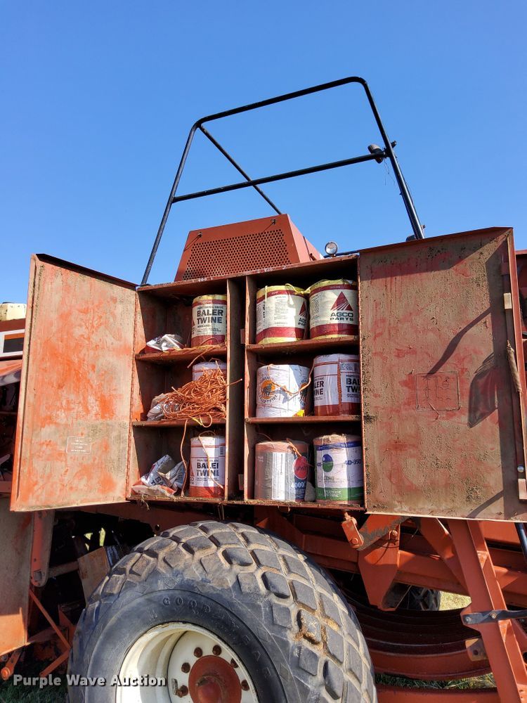 image for item DM5192 1988 Hesston 4900  large square baler