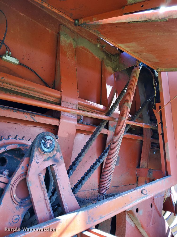 image for item DM5192 1988 Hesston 4900  large square baler