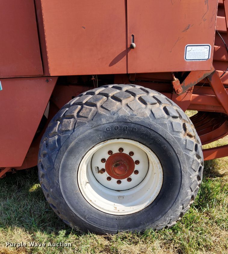 image for item DM5192 1988 Hesston 4900  large square baler