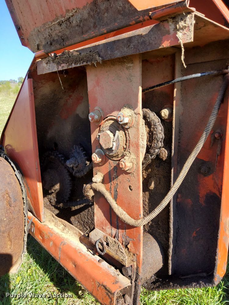 image for item DM5192 1988 Hesston 4900  large square baler