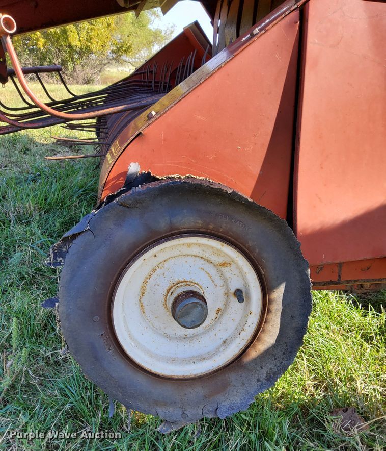 image for item DM5192 1988 Hesston 4900  large square baler