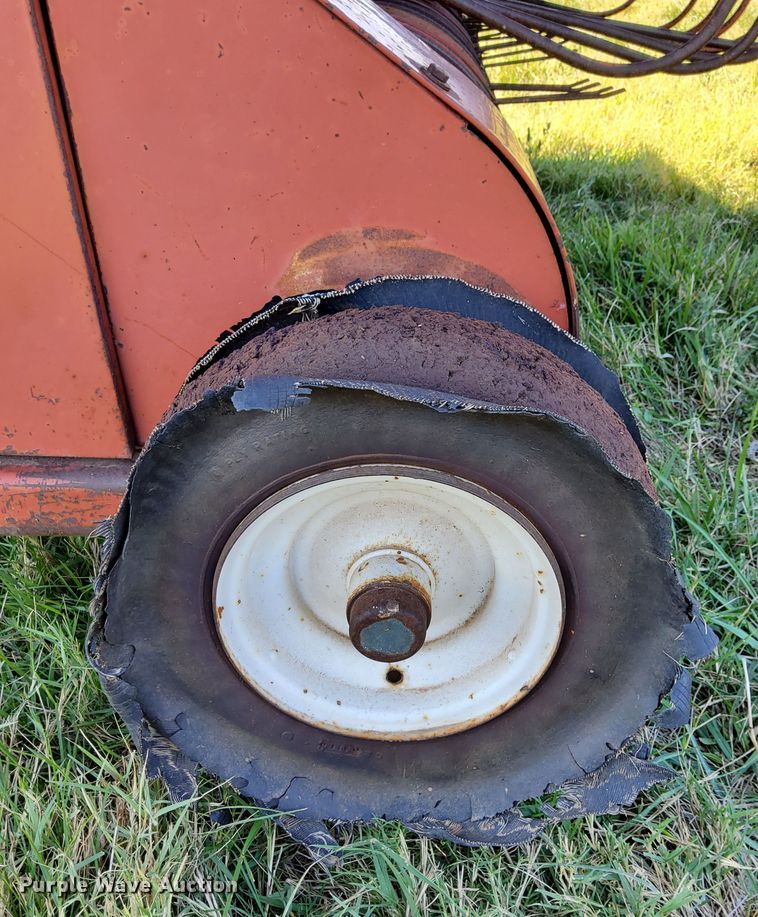 image for item DM5192 1988 Hesston 4900  large square baler