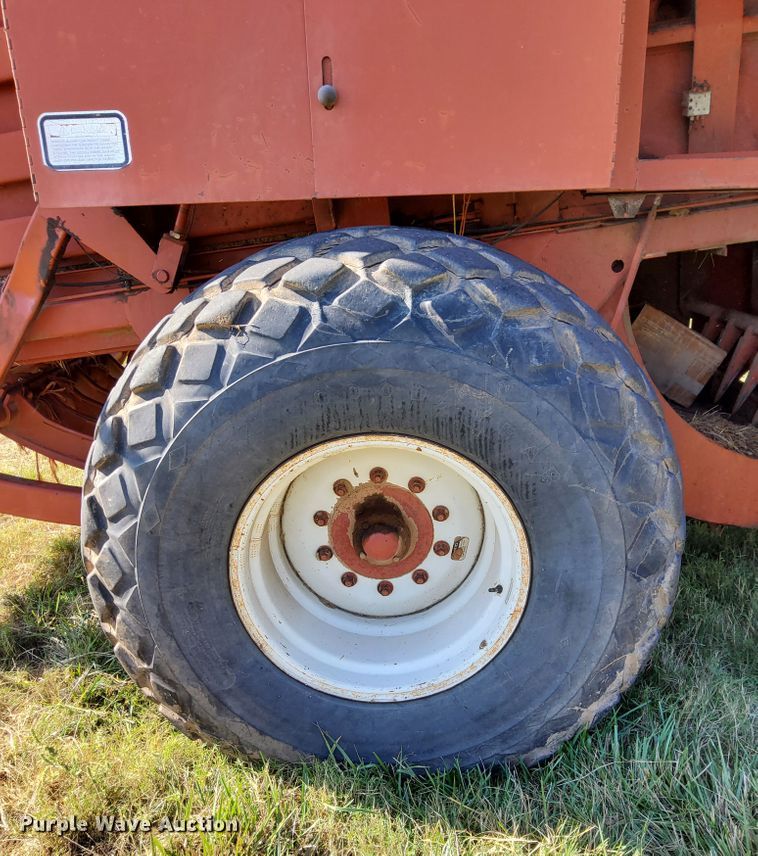 image for item DM5192 1988 Hesston 4900  large square baler