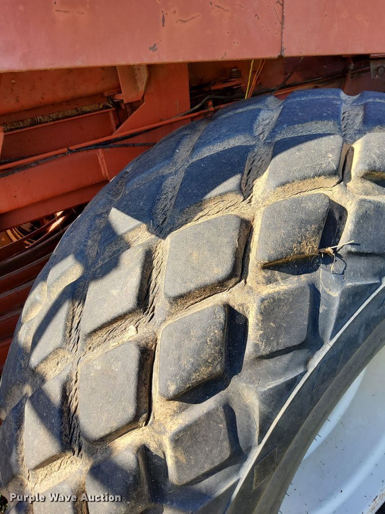 image for item DM5192 1988 Hesston 4900  large square baler