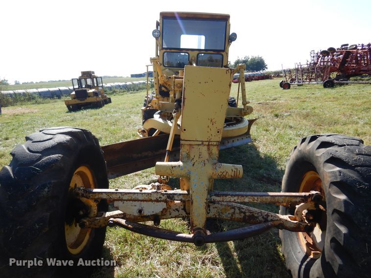 image for item DM5194 Caterpillar 12  rigid frame motor grader