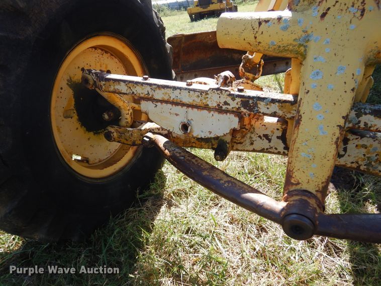 image for item DM5194 Caterpillar 12  rigid frame motor grader