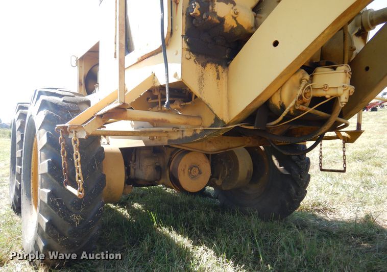 image for item DM5194 Caterpillar 12  rigid frame motor grader