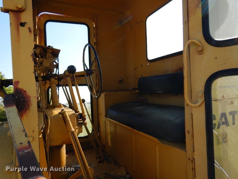 image for item DM5194 Caterpillar 12  rigid frame motor grader