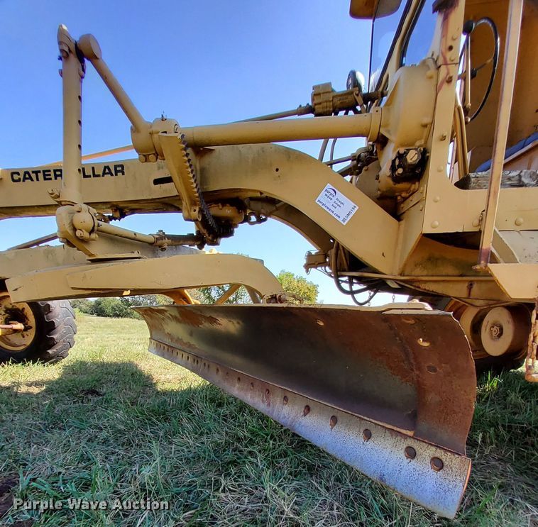 image for item DM5194 Caterpillar 12  rigid frame motor grader