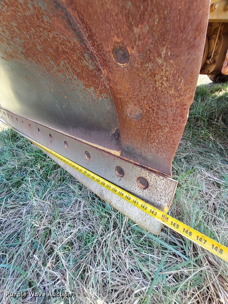 image for item DM5194 Caterpillar 12  rigid frame motor grader