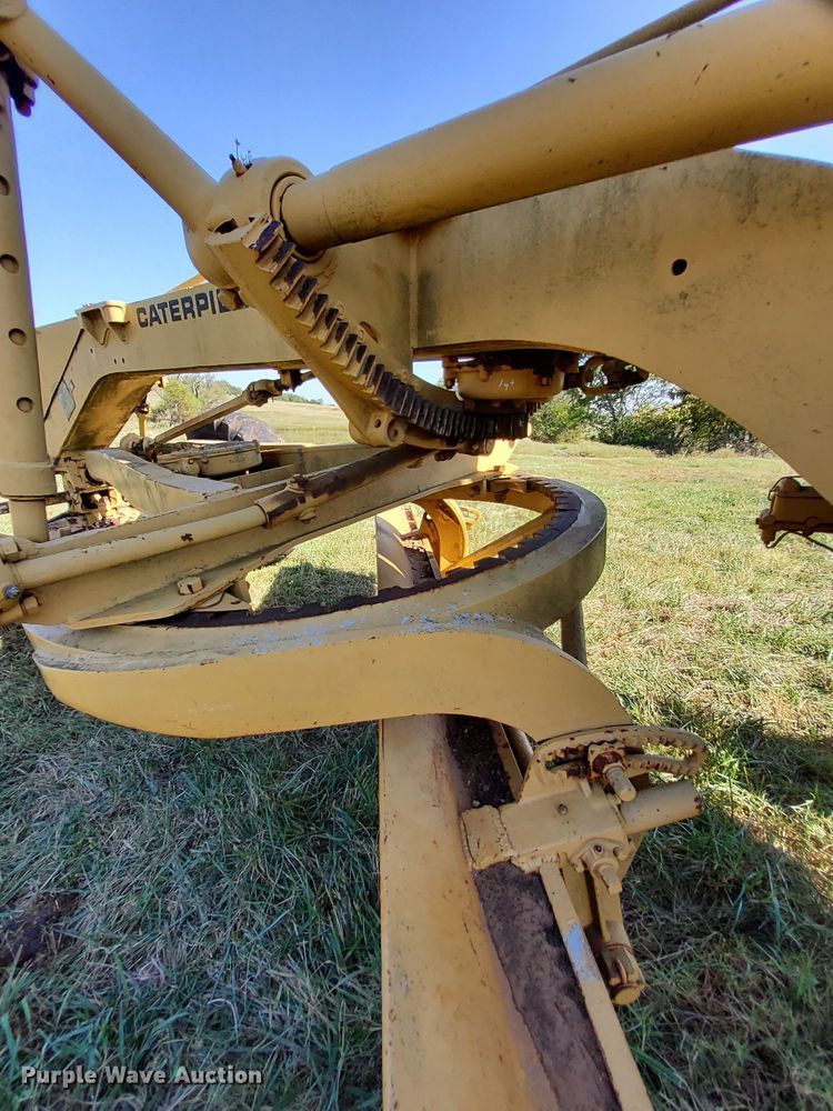 image for item DM5194 Caterpillar 12  rigid frame motor grader