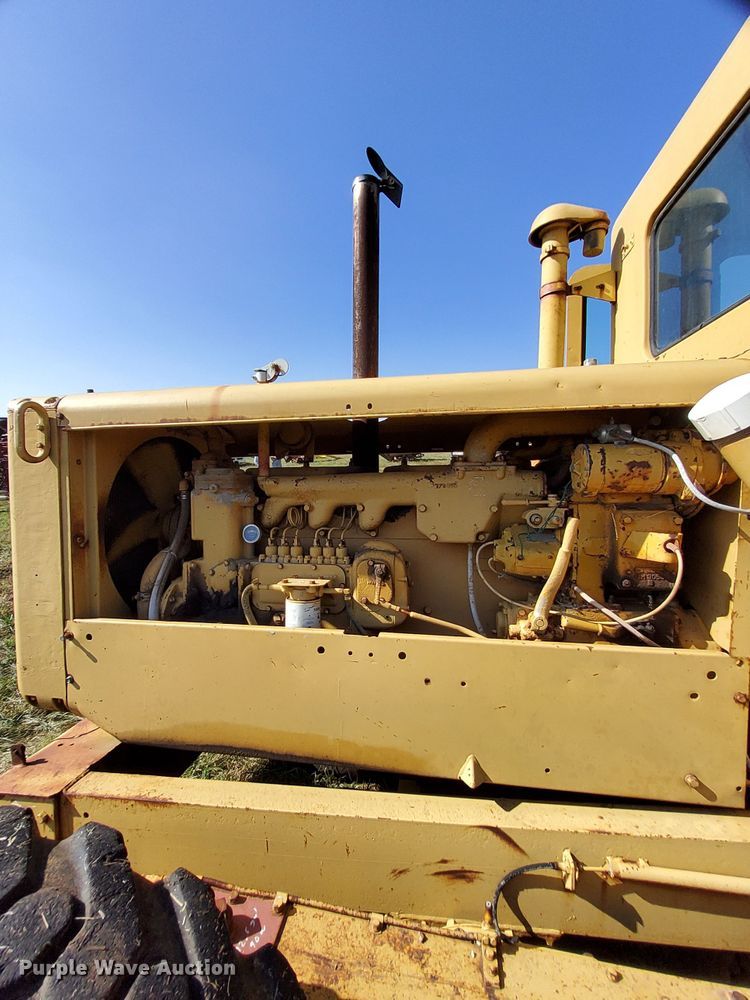 image for item DM5194 Caterpillar 12  rigid frame motor grader