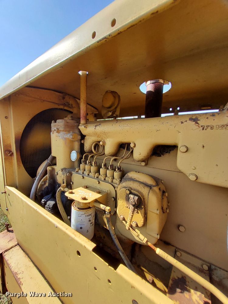 image for item DM5194 Caterpillar 12  rigid frame motor grader