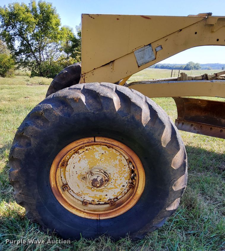 image for item DM5194 Caterpillar 12  rigid frame motor grader