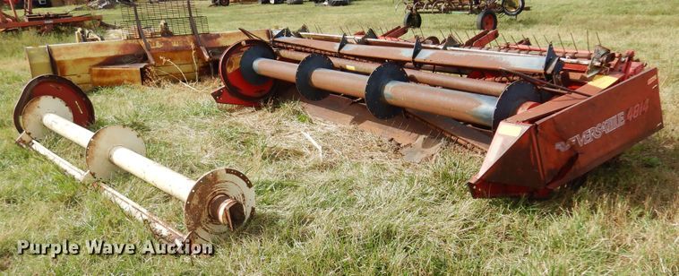 image for item DM5195 Versatile 4814  windrower head