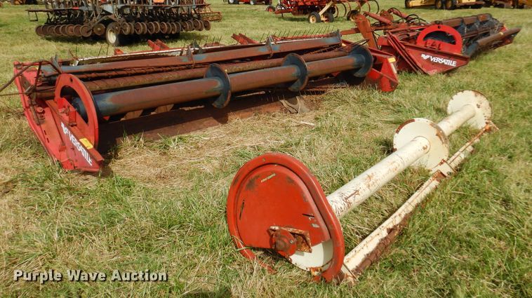 image for item DM5195 Versatile 4814  windrower head